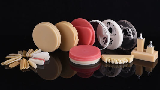 CAD/CAM compatible multilayer PMMA disc for precise dental restorations